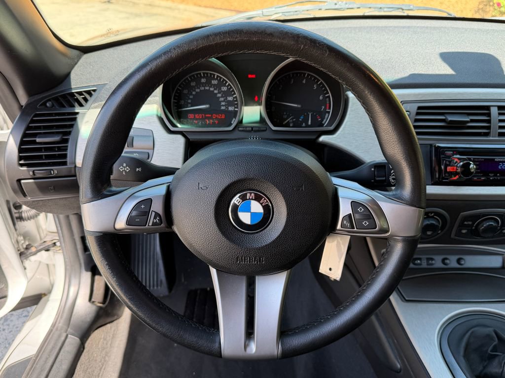 Used 2004 BMW Z4 2.5i RWD image 19