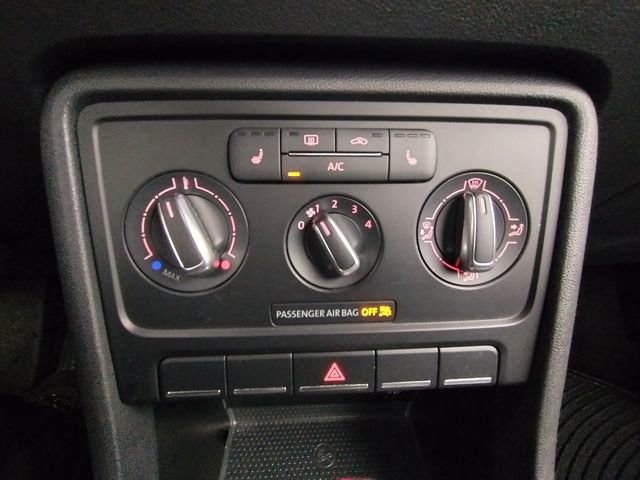 Used 2015 Volkswagen Beetle 1.8T image 34