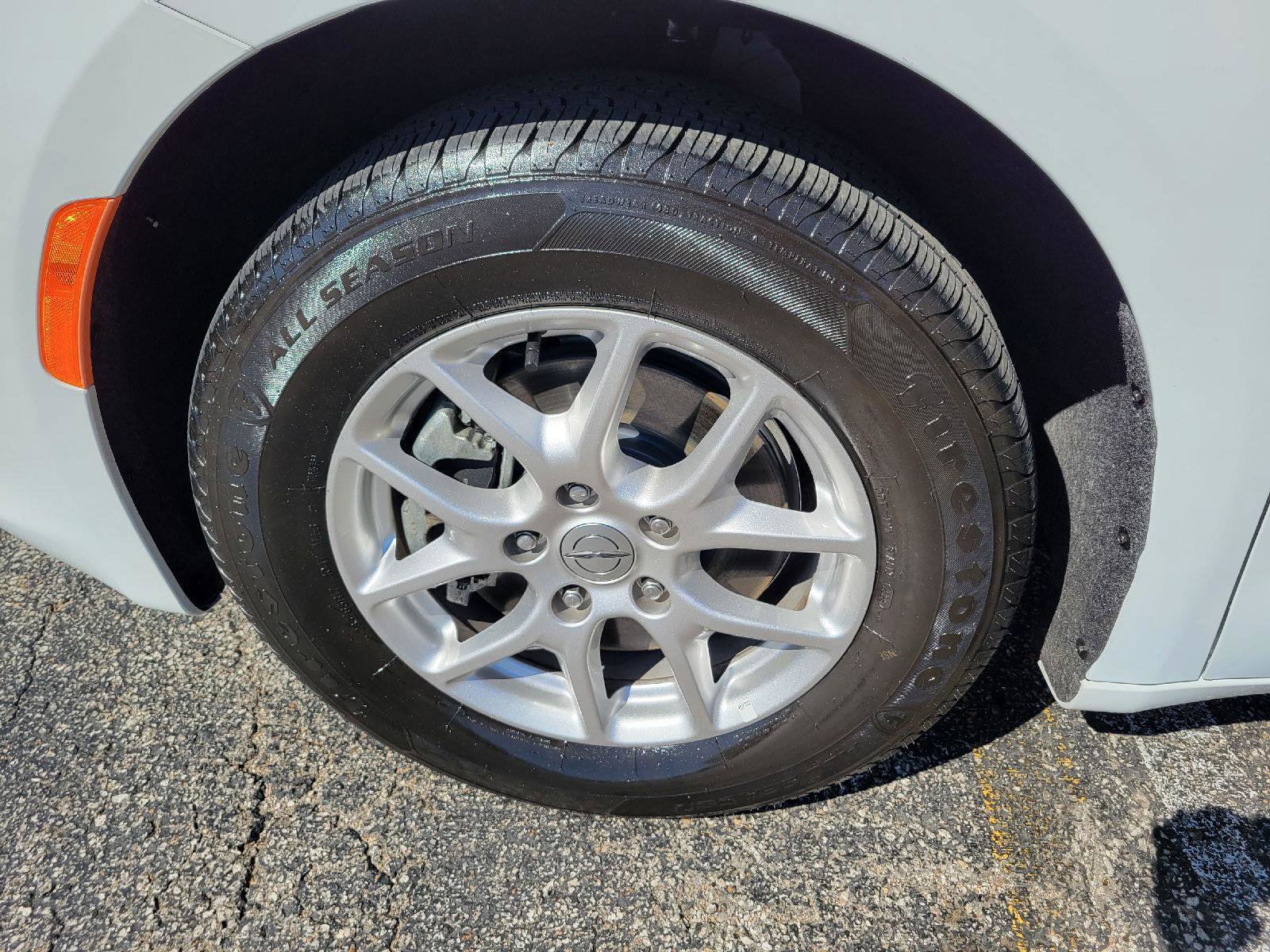 Used 2024 Chrysler Voyager LX image 13