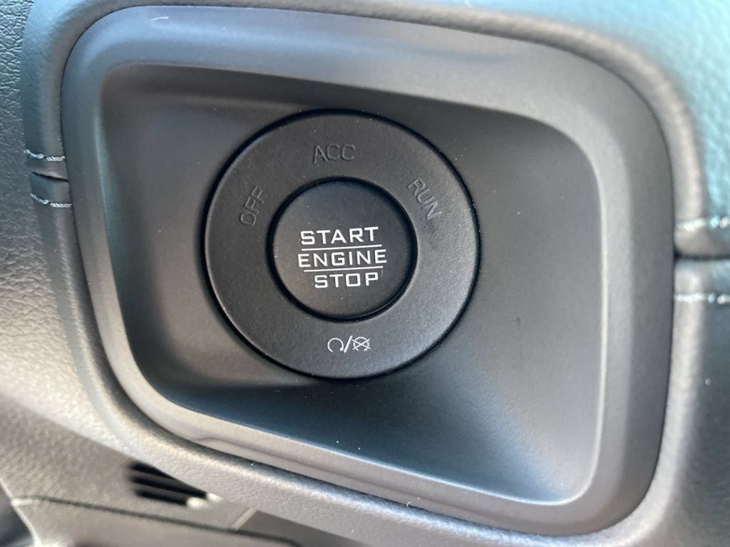 New 2025 Jeep Wrangler Unlimited Sahara w/ Safety Group AWD/4WD image 29