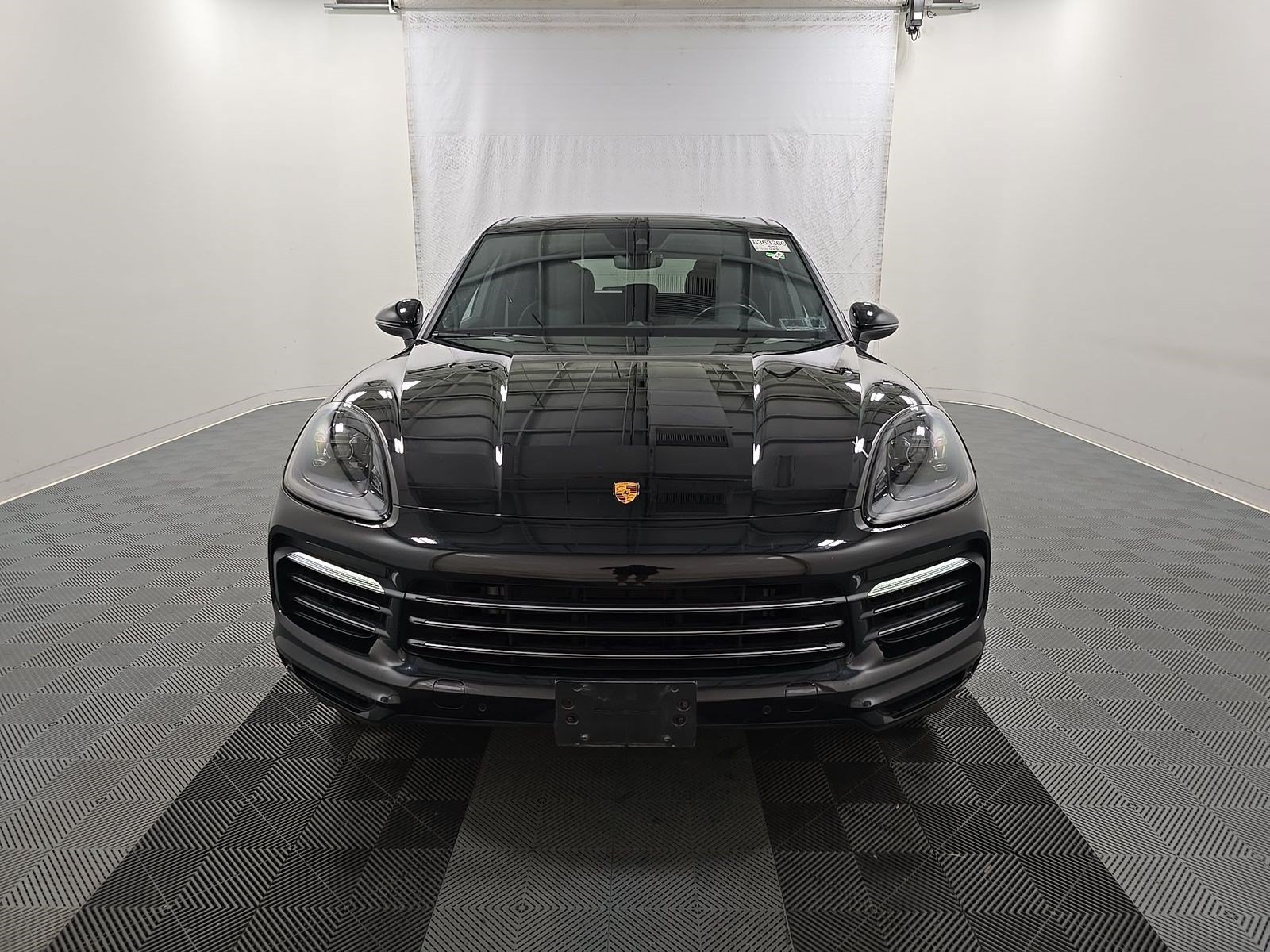 Used 2023 Porsche Cayenne Platinum Edition AWD/4WD image 2