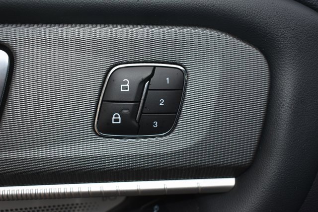 Used 2025 Ford Explorer ST image 16