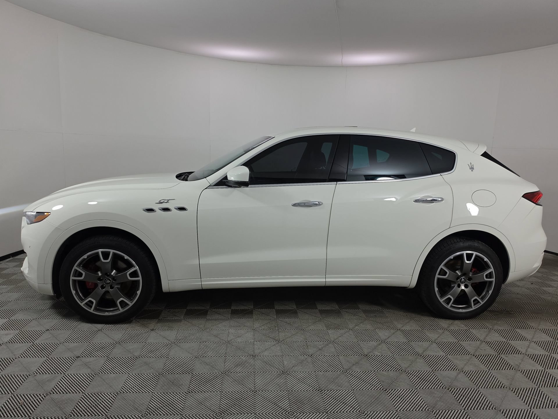 Used 2023 Maserati Levante GT AWD/4WD image 4