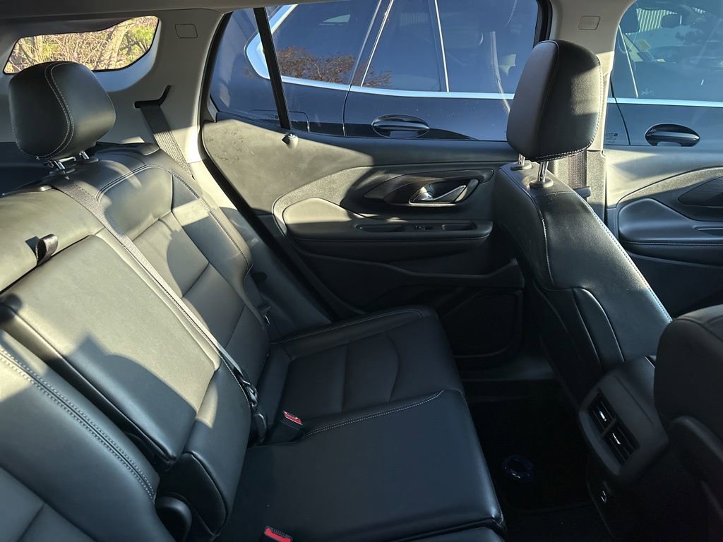 Used 2022 GMC Terrain SLT w/ Infotainment Package II image 16