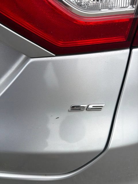 Used 2016 Ford Fusion SE FWD image 25