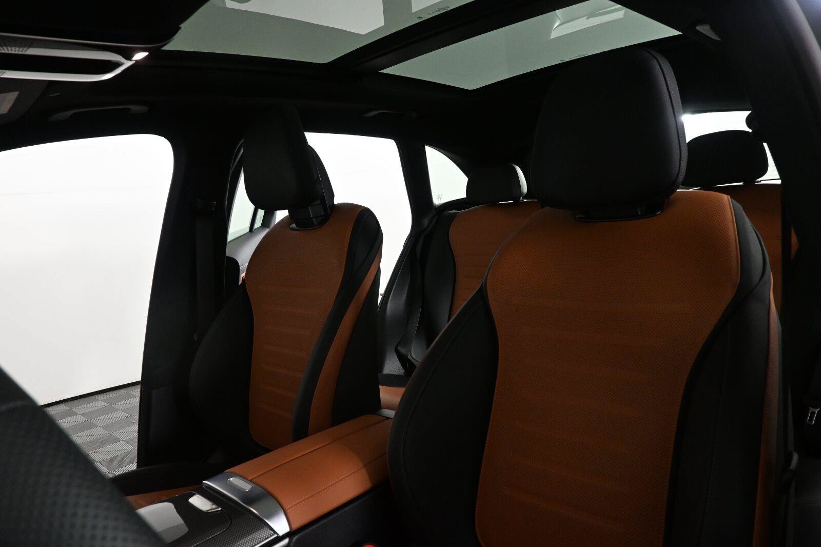 Certified 2026 Mercedes-Benz GLC 43 AMG 4MATIC image 5