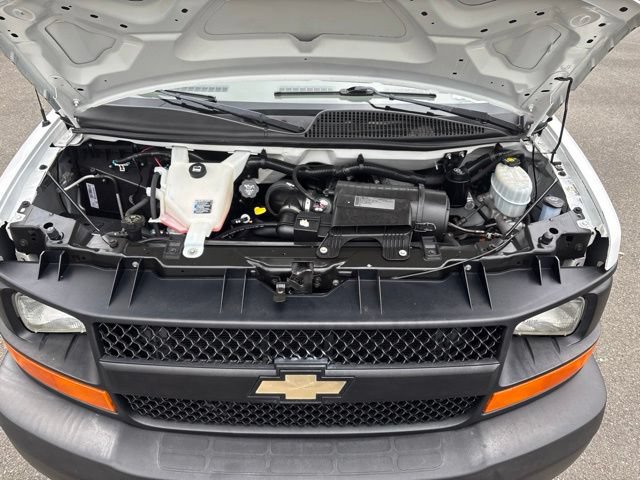 Used 2011 Chevrolet Express 2500 RWD image 30