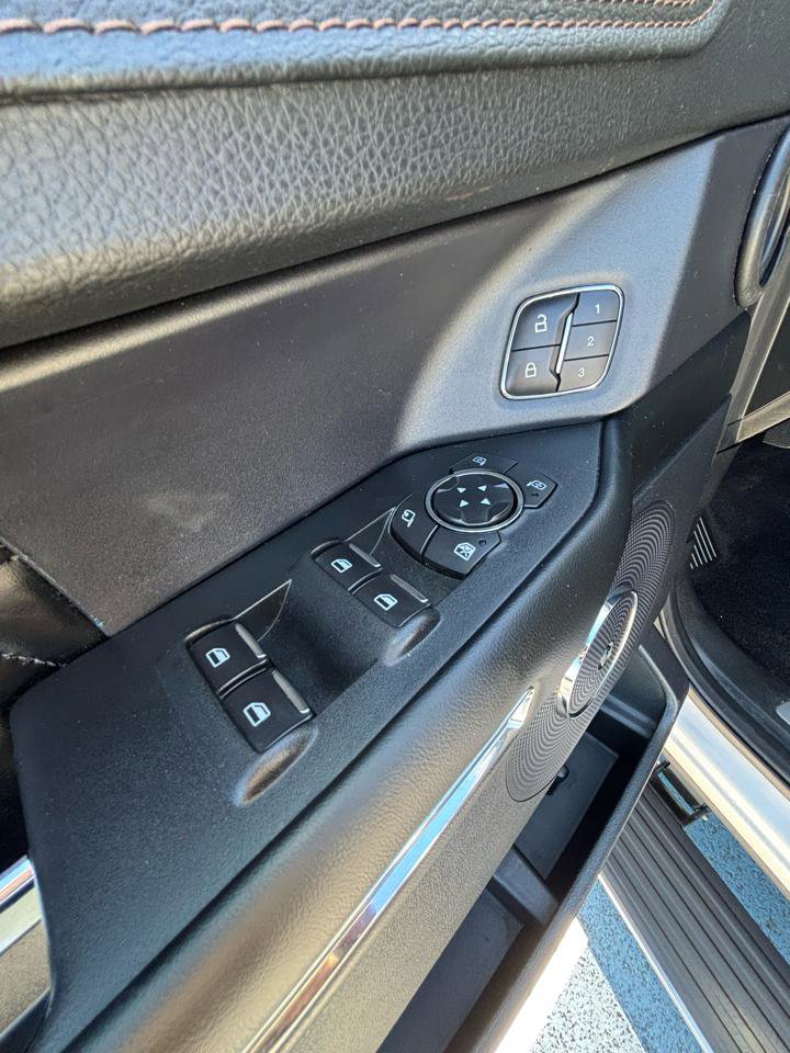 Used 2019 Ford Expedition Platinum AWD/4WD image 14