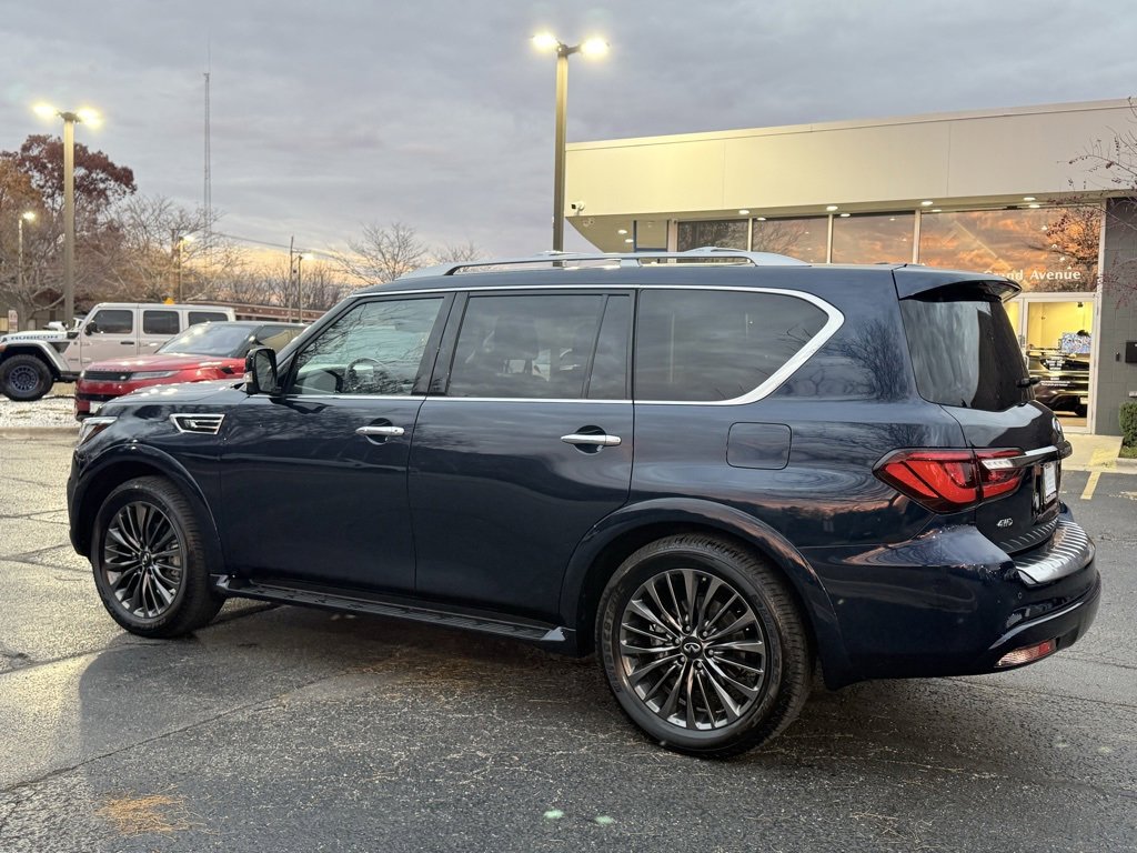 Used 2024 INFINITI QX80 Premium Select w/ Cargo Package image 16
