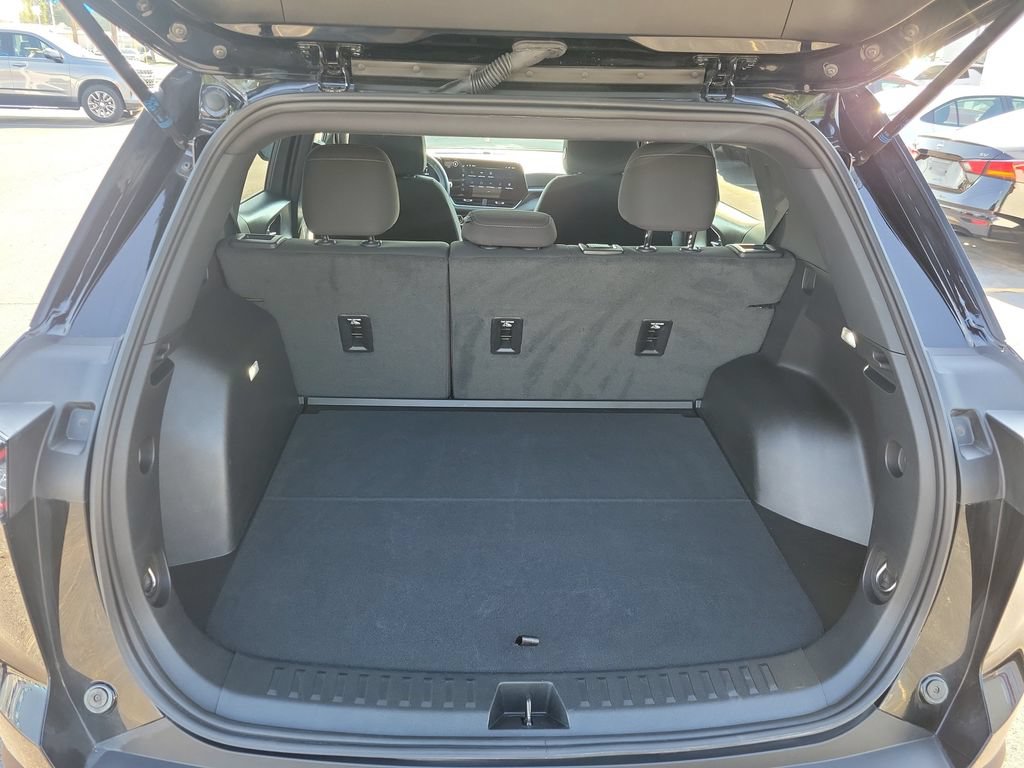 Used 2026 Chevrolet Equinox LT FWD image 10