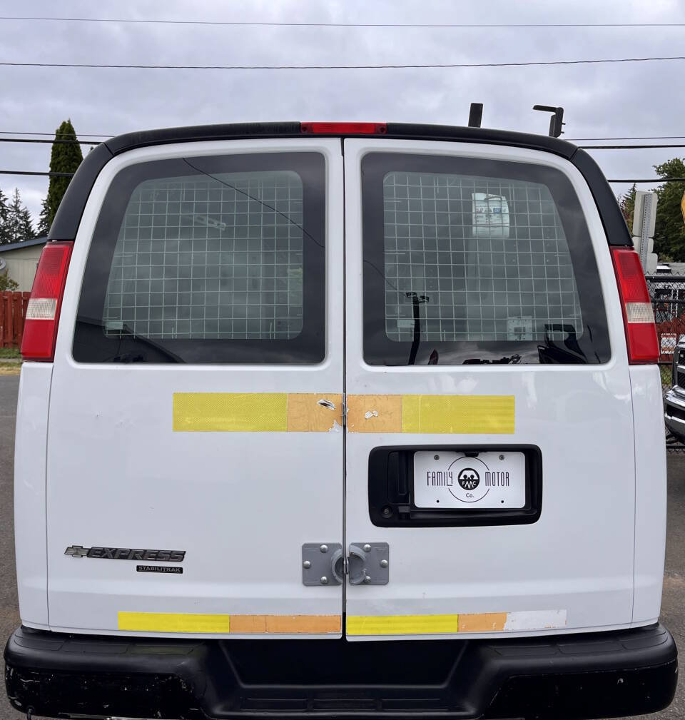 Used 2013 Chevrolet Express 2500 RWD image 3