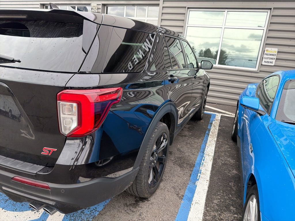 Used 2022 Ford Explorer ST w/ ST High-Performance Pack image 4