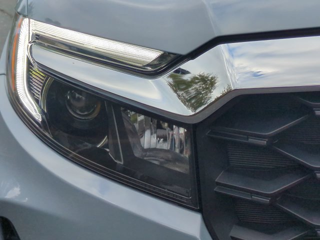 Used 2025 Honda Passport EX-L image 10