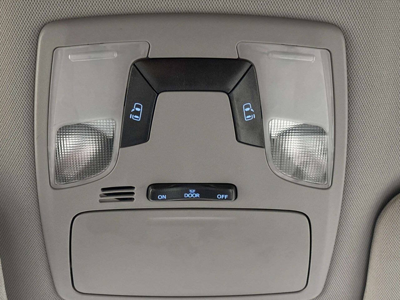 Used 2015 Toyota Sienna LE FWD image 30