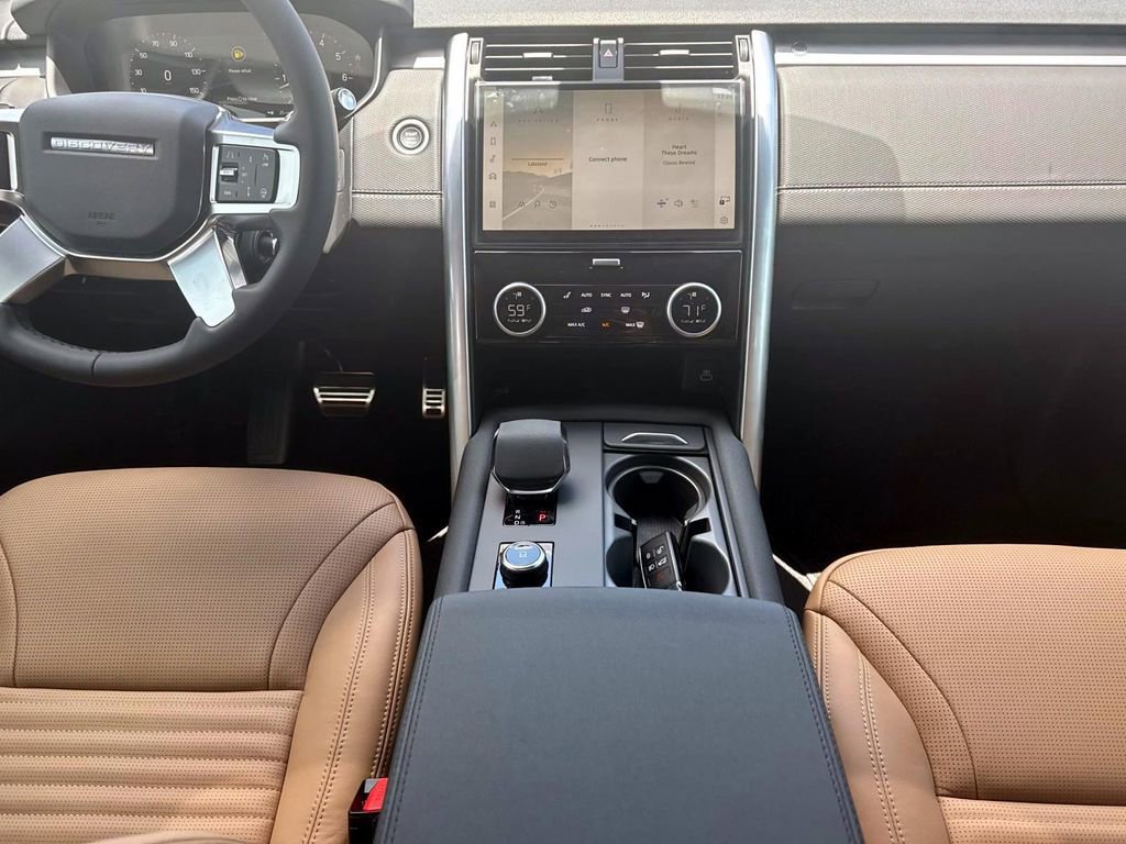 Used 2025 Land Rover Discovery Dynamic SE AWD/4WD image 13