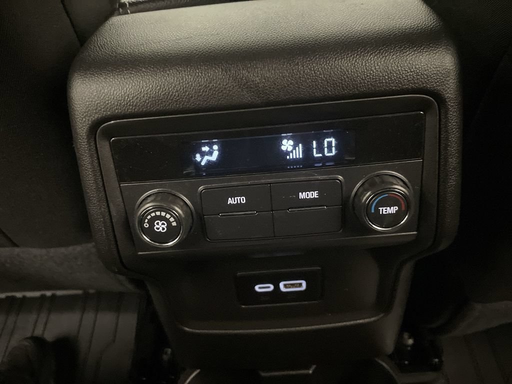 Used 2023 GMC Acadia SLE w/ Elevation Edition FWD image 15