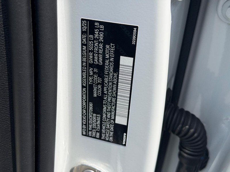 Certified 2026 Volvo XC40 B5 Plus AWD/4WD image 23