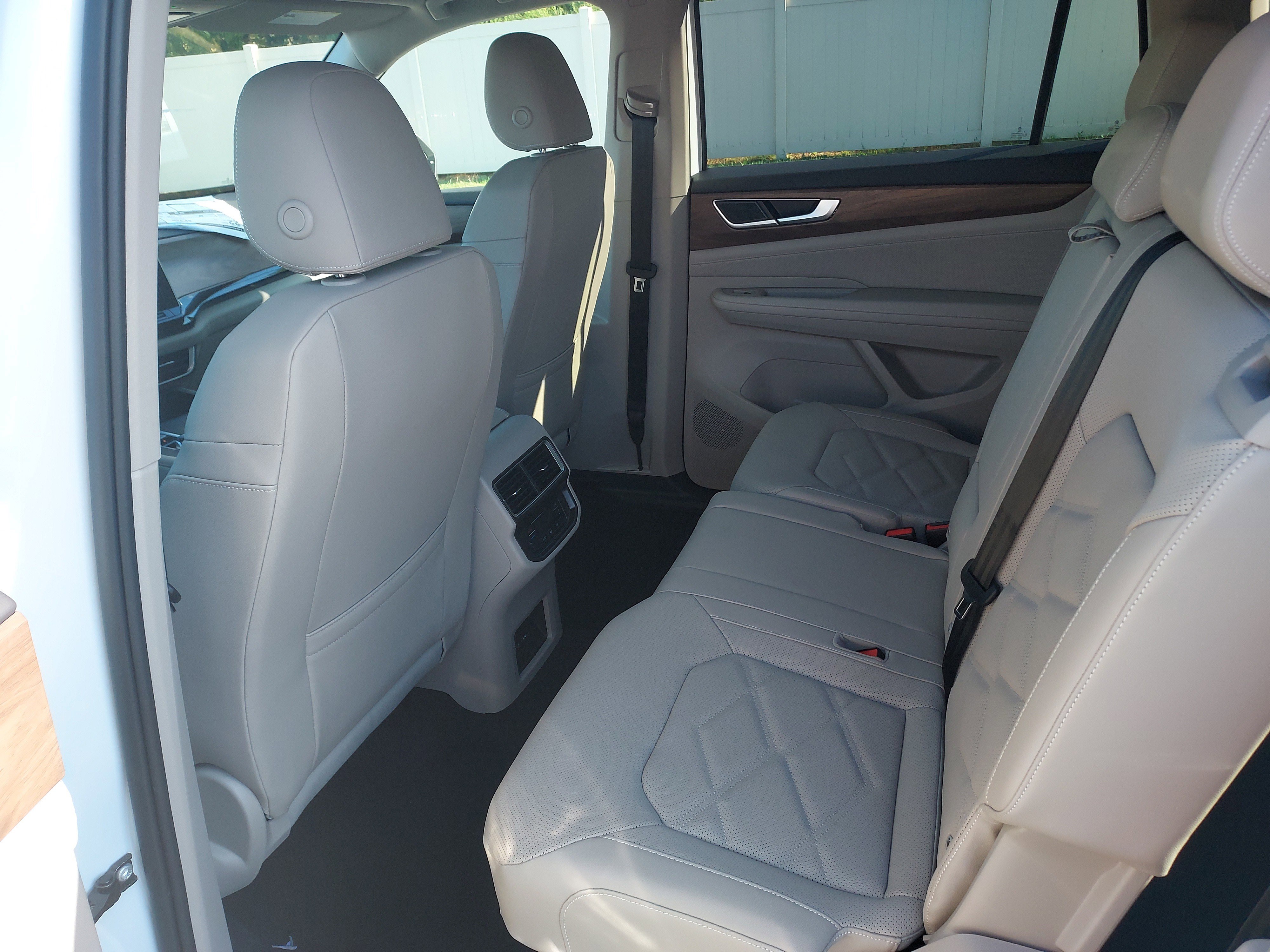 New 2026 Volkswagen Atlas SE image 17