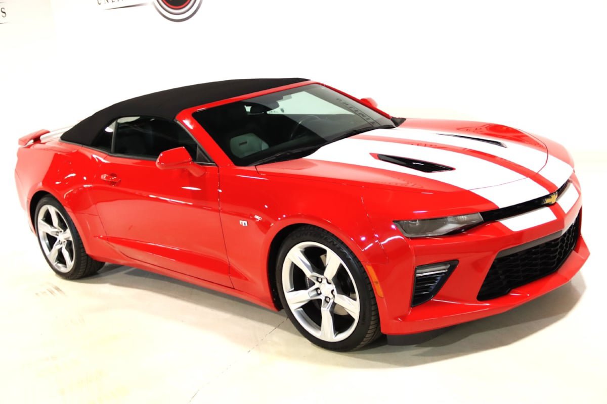 Used 2018 Chevrolet Camaro SS RWD image 10