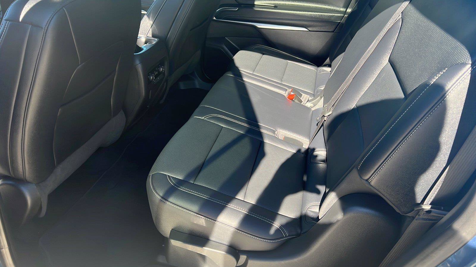 Used 2026 Chevrolet Traverse LT w/ Sun and Wheel Package FWD image 16