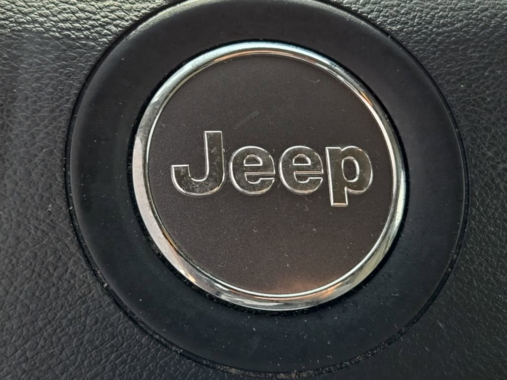 Certified 2022 Jeep Grand Cherokee Laredo E AWD/4WD image 29