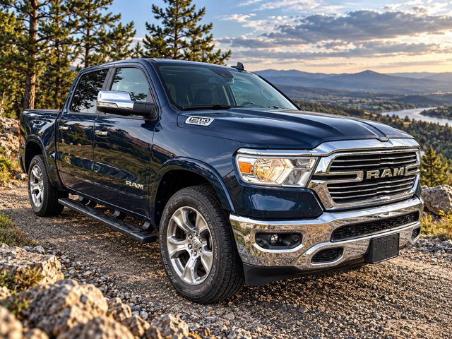 Used 2022 RAM 1500 Laramie AWD/4WD image 1
