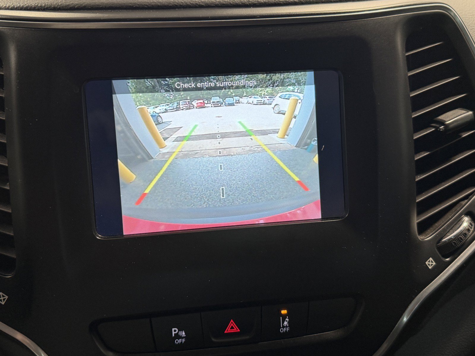 Used 2021 Jeep Cherokee Latitude Plus FWD image 11