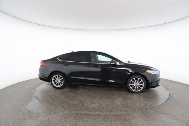 Used 2017 Ford Fusion SE image 23