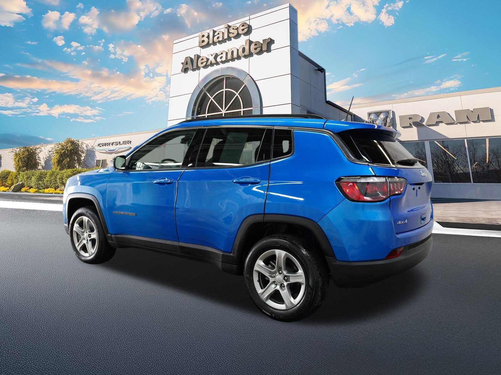 Certified 2024 Jeep Compass Latitude w/ Altitude Special Edition image 9