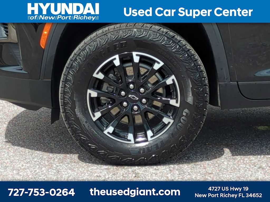 Used 2026 Chevrolet Traverse Z71 w/ LPO, Floor Liner Package AWD/4WD image 10