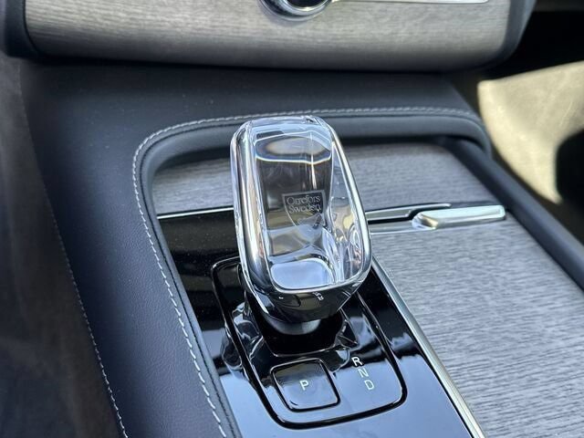 New 2024 Volvo XC90 B6 Ultimate w/ Protection Package Premier AWD/4WD image 17