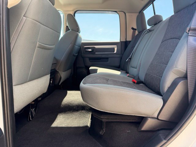 Used 2020 RAM 1500 Classic SLT w/ Luxury Group RWD image 12