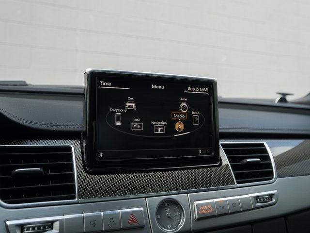 Used 2014 Audi S8 image 25