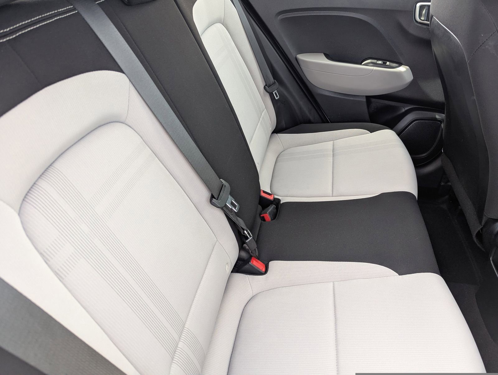 Used 2025 Hyundai Venue SEL image 13