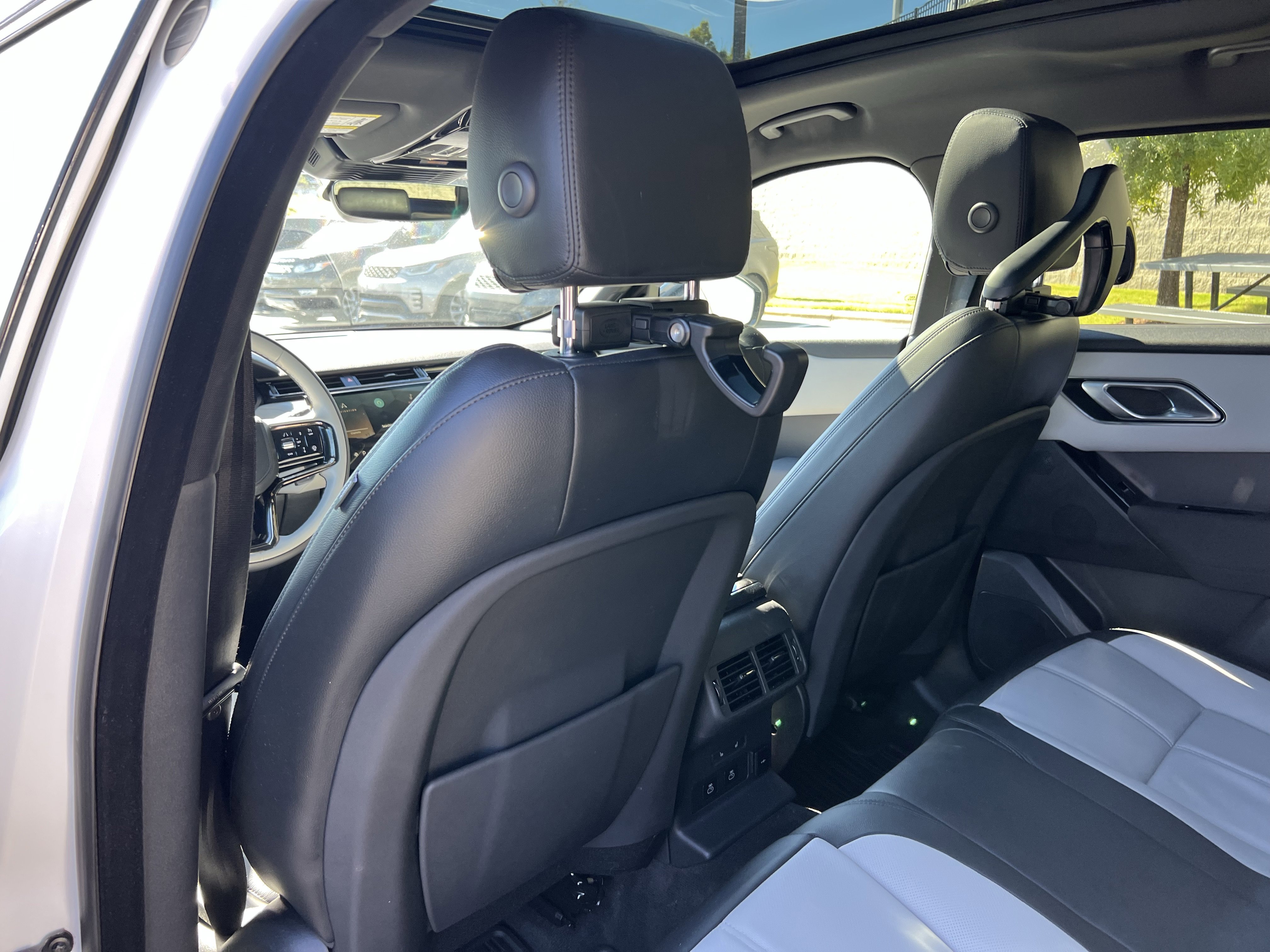 Used 2024 Land Rover Range Rover Velar Dynamic SE image 34