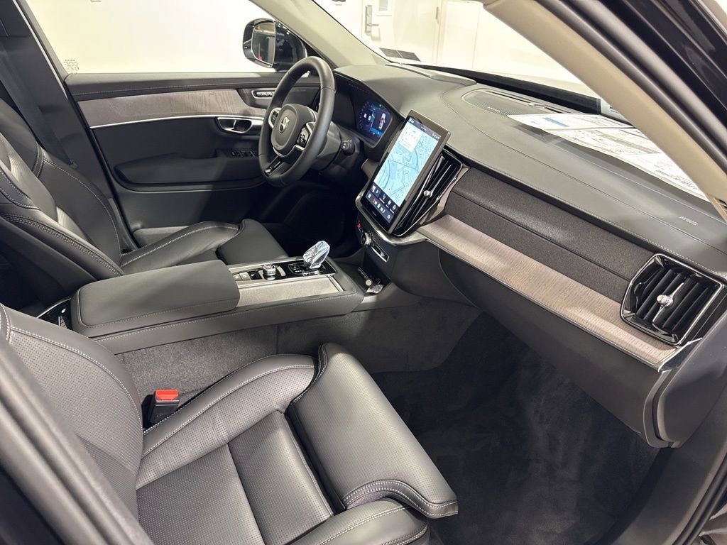 New 2026 Volvo XC90 T8 Ultra w/ Protection Package Premier AWD/4WD image 28