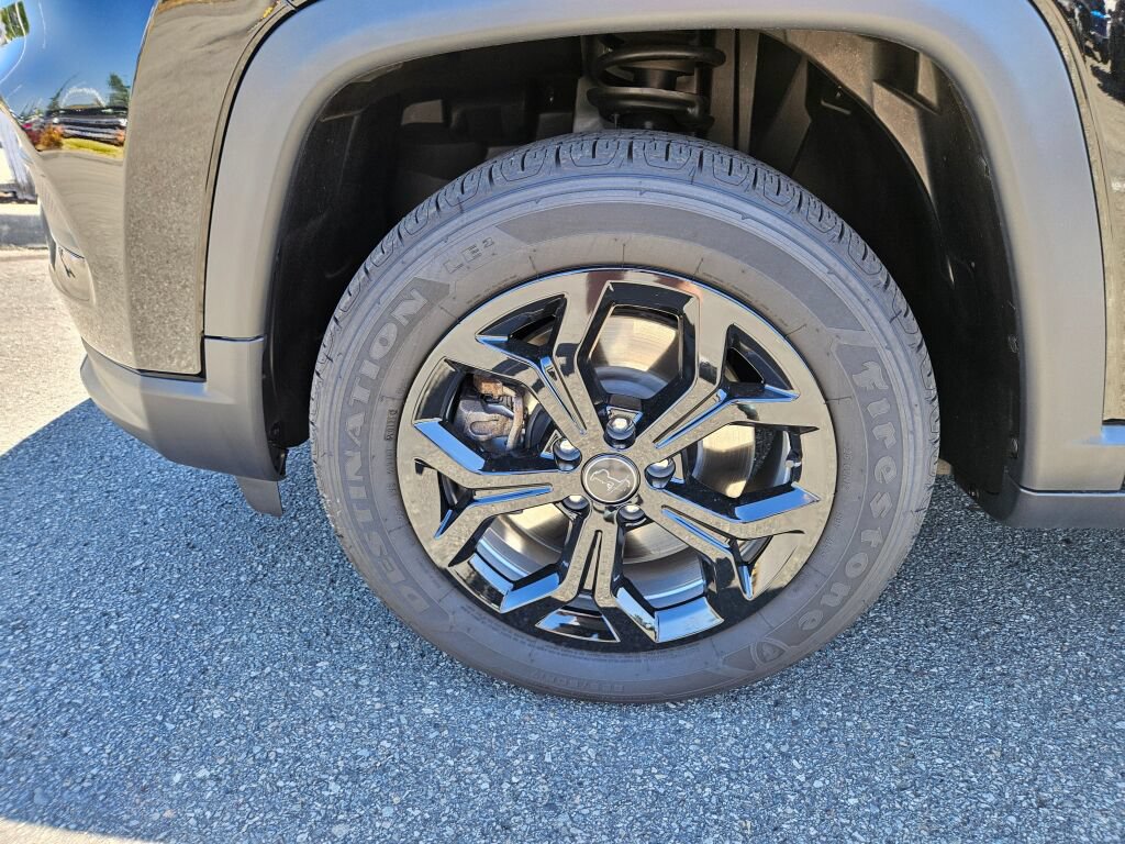 Used 2025 Jeep Compass Sport AWD/4WD image 9