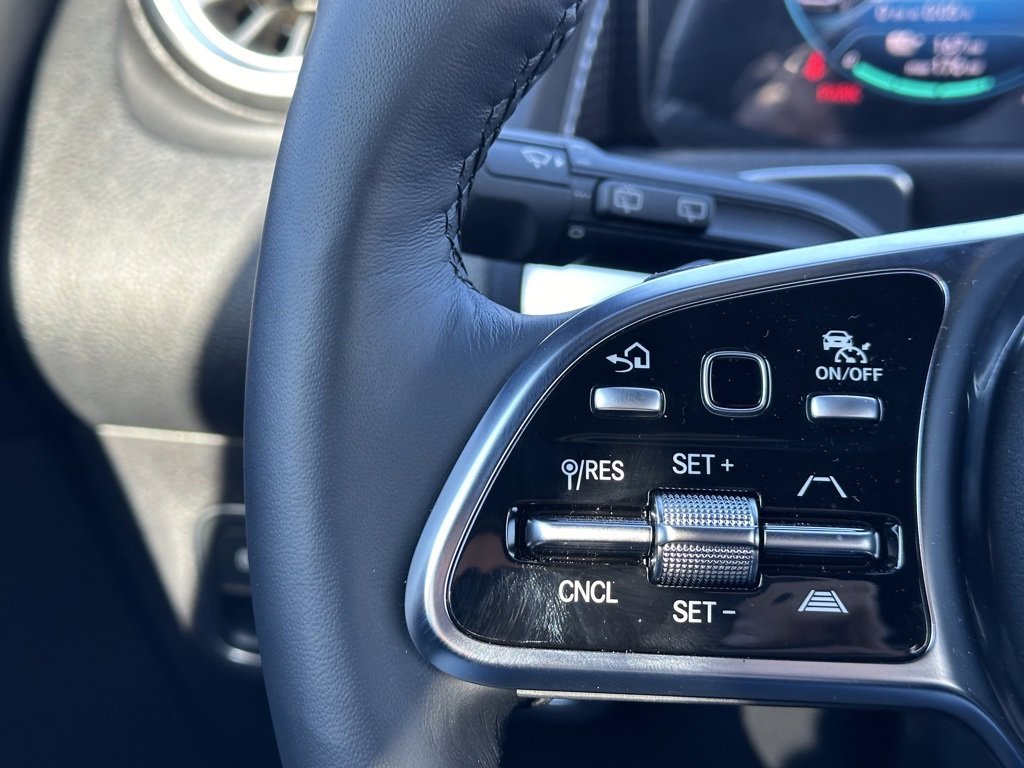 Used 2023 Mercedes-Benz EQB 300 4MATIC image 16