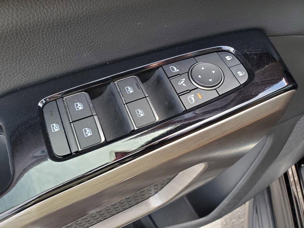 Certified 2024 Nissan Pathfinder Platinum w/ Cargo Package FWD image 19