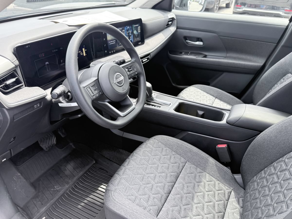 Used 2026 Nissan Kicks SV w/ SV Premium Package AWD/4WD image 9