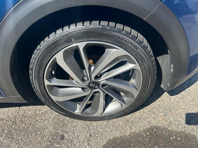 Used 2017 Kia Niro Touring image 2