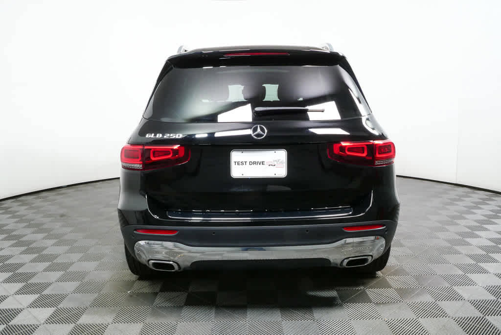 Used 2022 Mercedes-Benz GLB 250 image 24