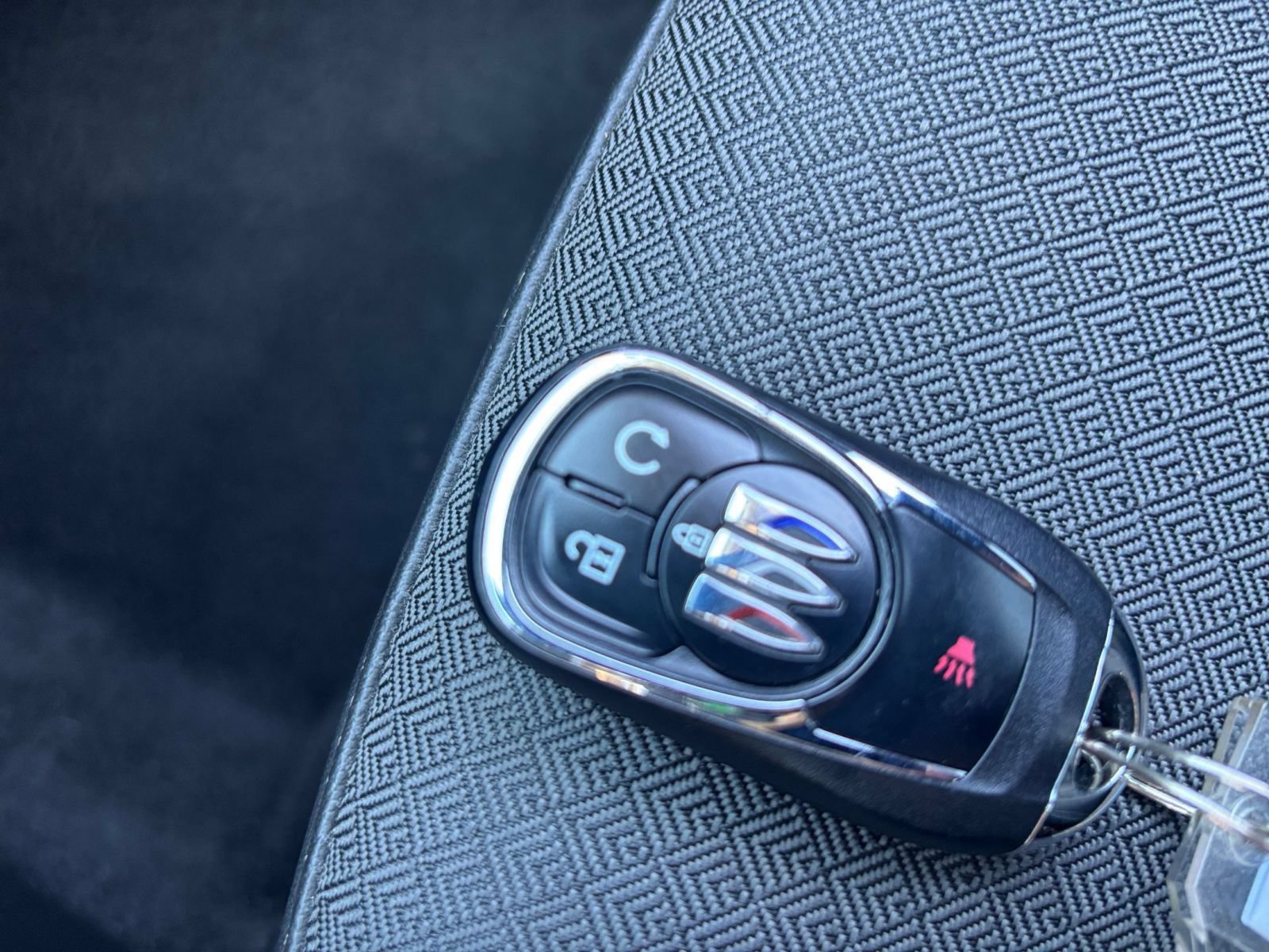 Used 2025 Buick Encore GX Preferred AWD/4WD image 23