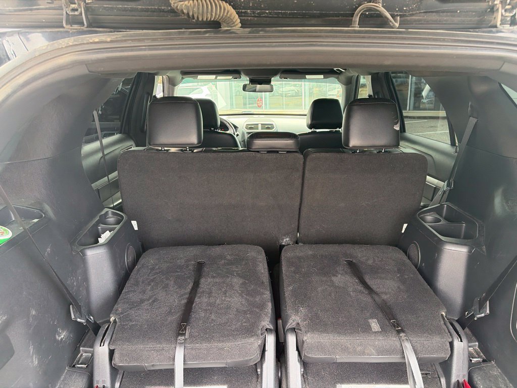 Used 2017 Ford Explorer XLT w/ Equipment Group 202A AWD/4WD image 9