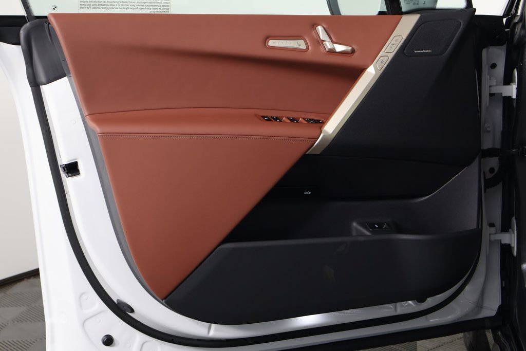 New 2026 BMW iX xDrive60 image 7