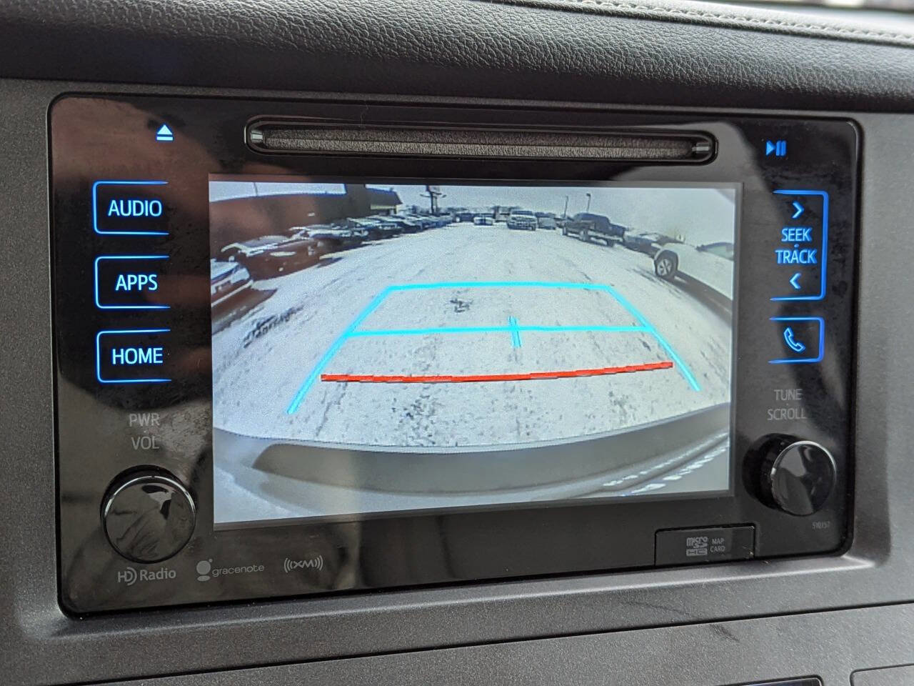 Used 2017 Toyota Sienna XLE w/ XLE Navigation Package image 21