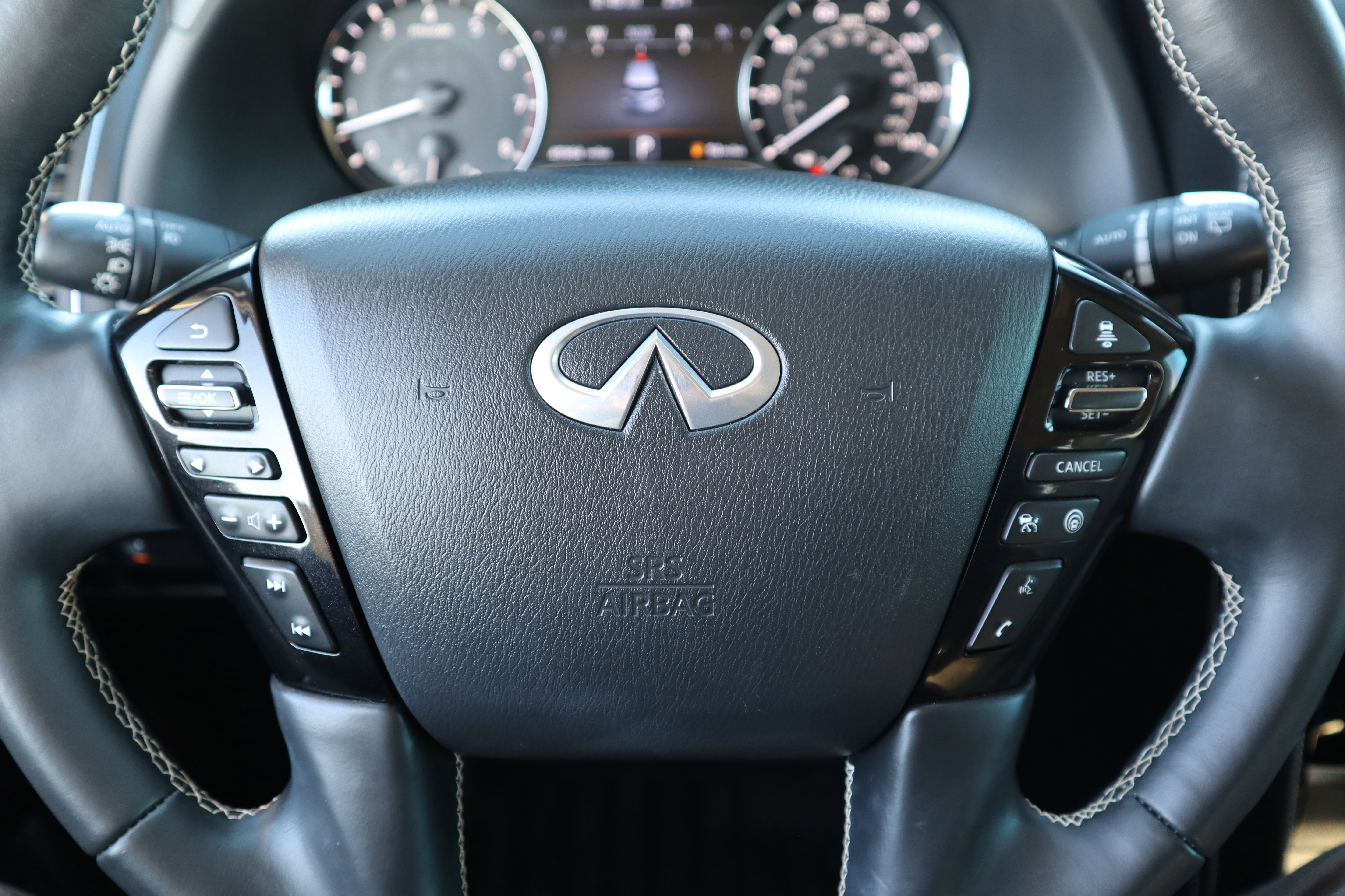 Used 2022 INFINITI QX80 Premium Select w/ Cargo Package image 32