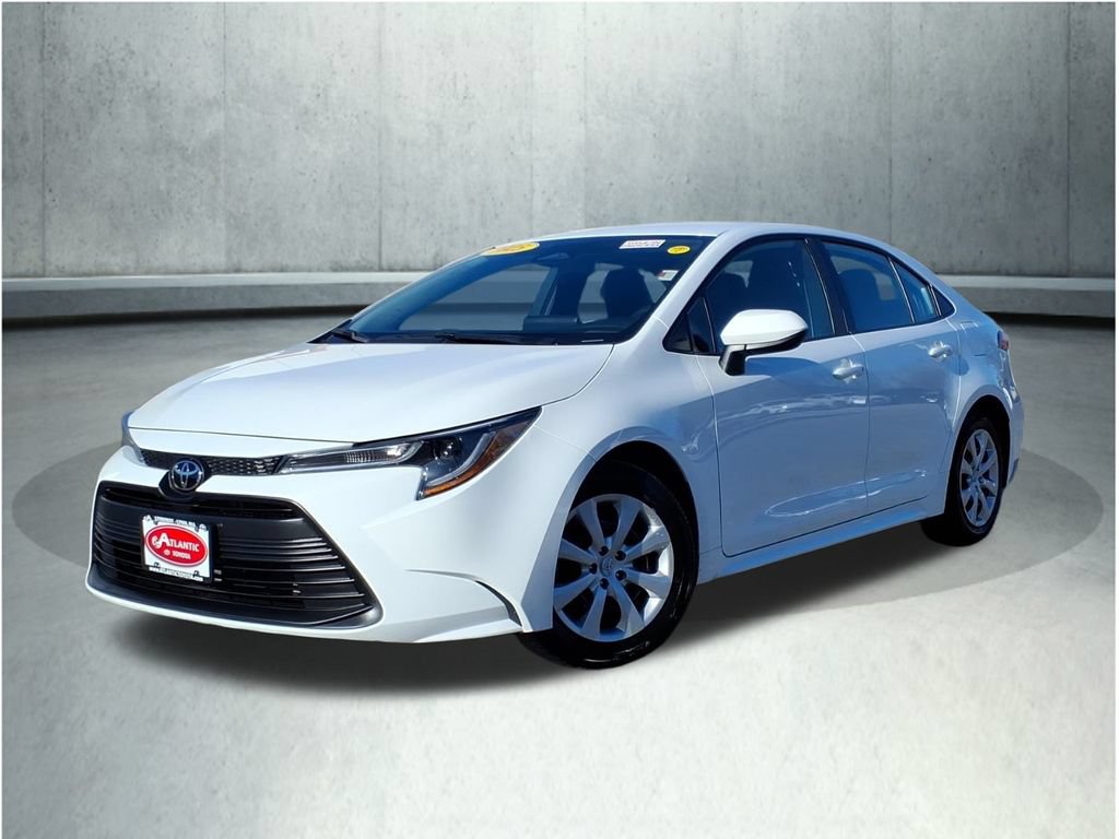Certified 2025 Toyota Corolla LE FWD image 4