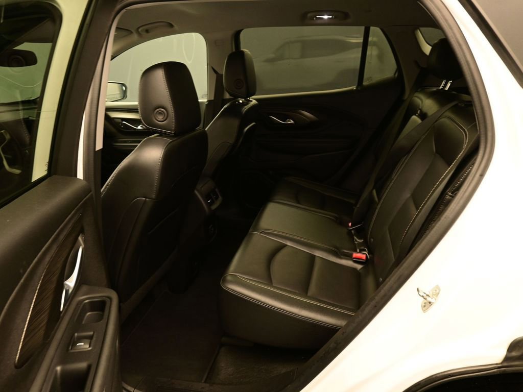 Used 2024 GMC Terrain SLT image 16