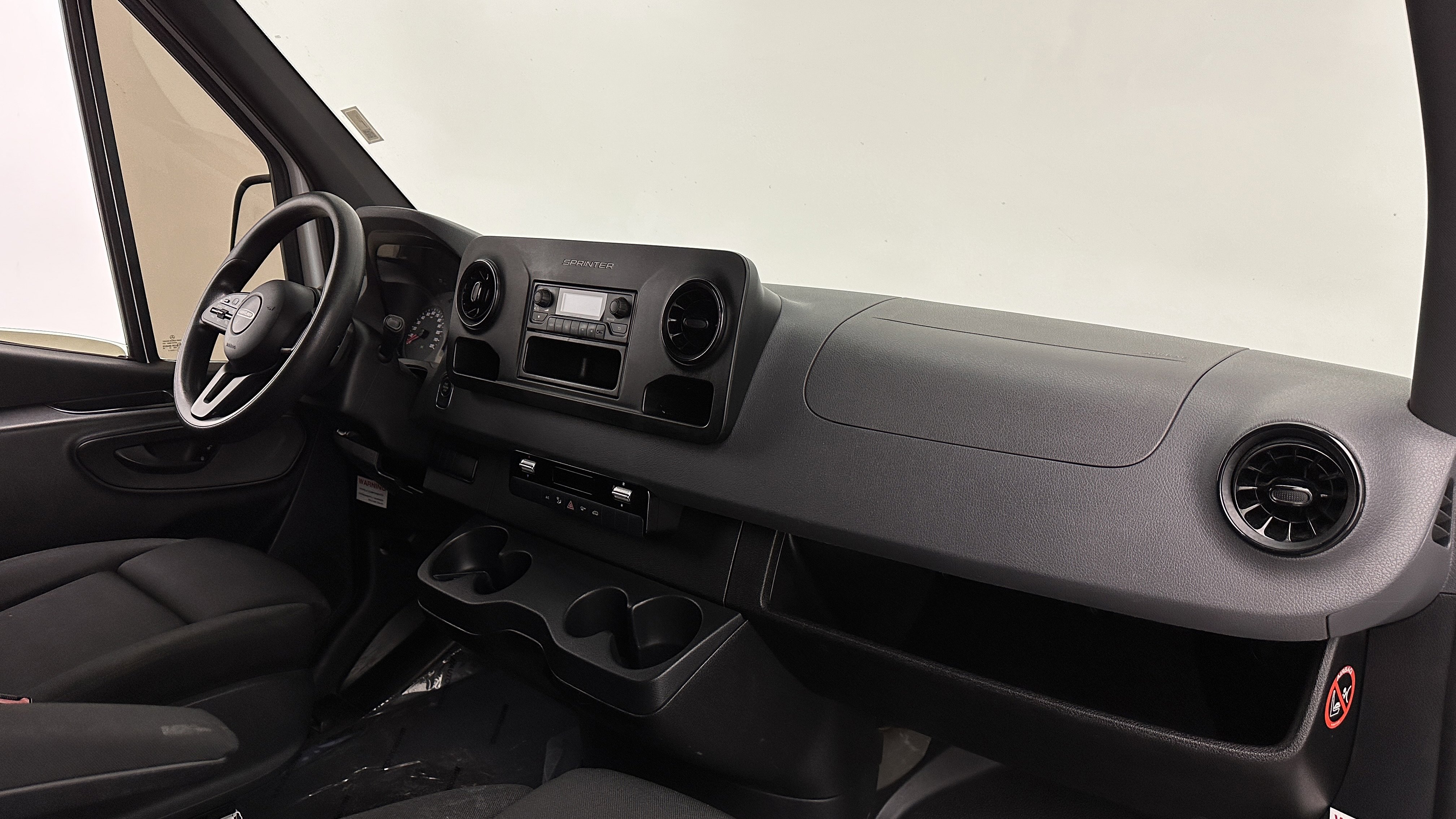 Used 2020 Freightliner Sprinter 3500 image 28